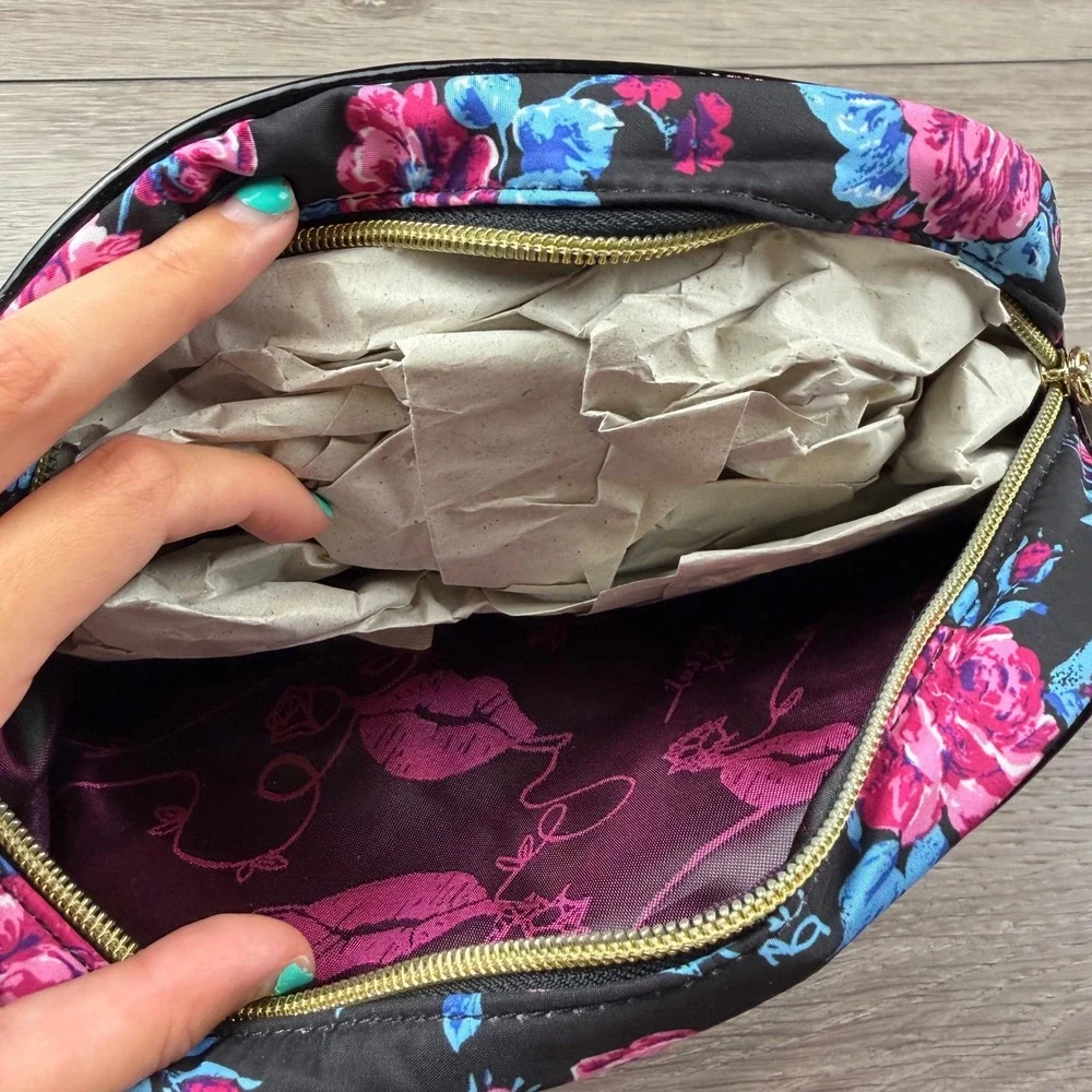 Betsey Johnson Womens Makeup Bag Snap Crackle Pop Floral Black OS New